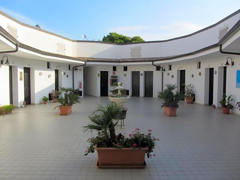 Hotel L'ancora image