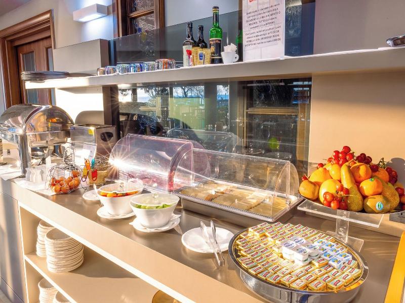 Alevic Hotel Sirmione image