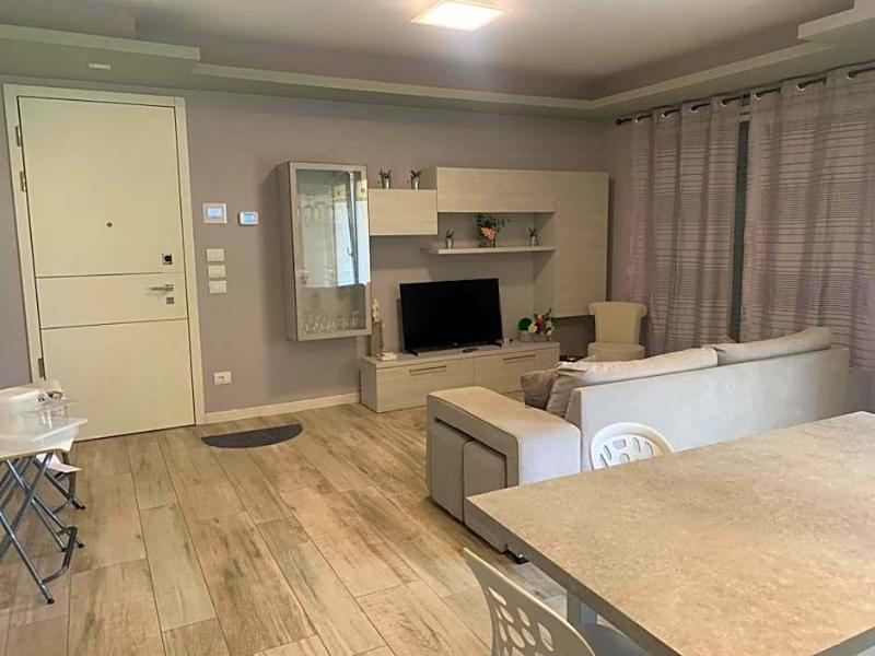 Ile Hotel image