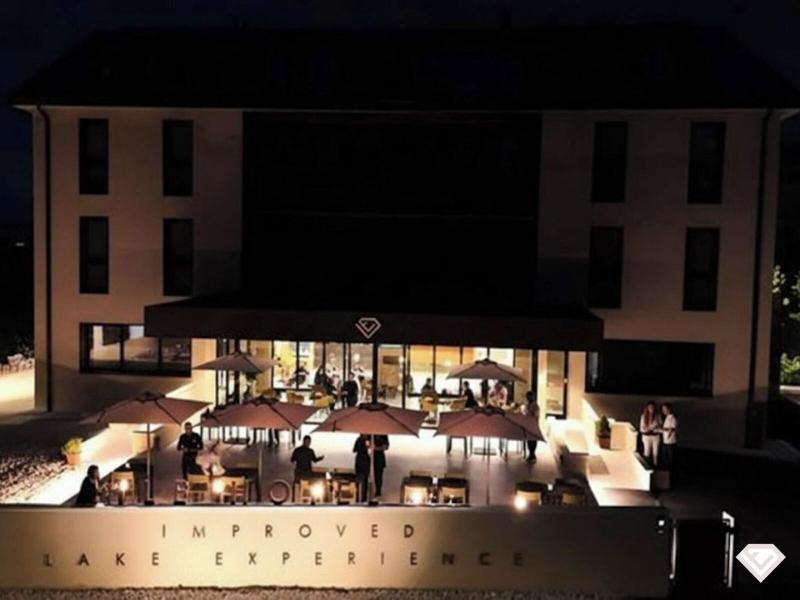 Ile Hotel image