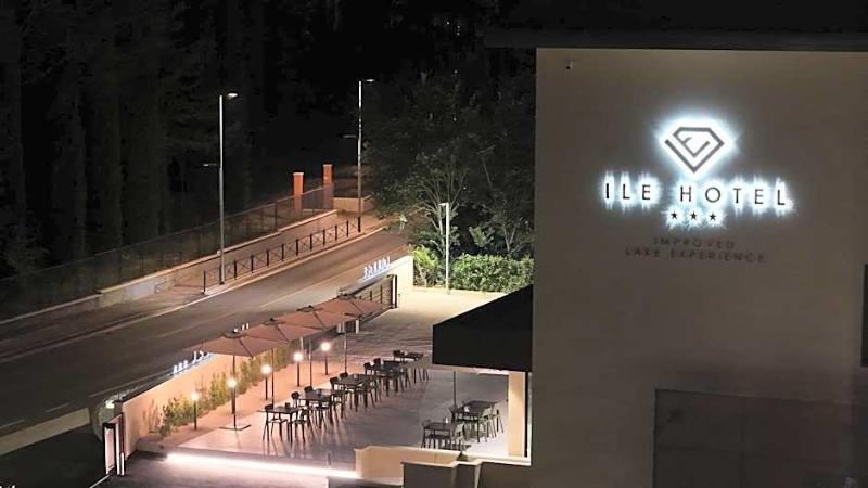 Ile Hotel image