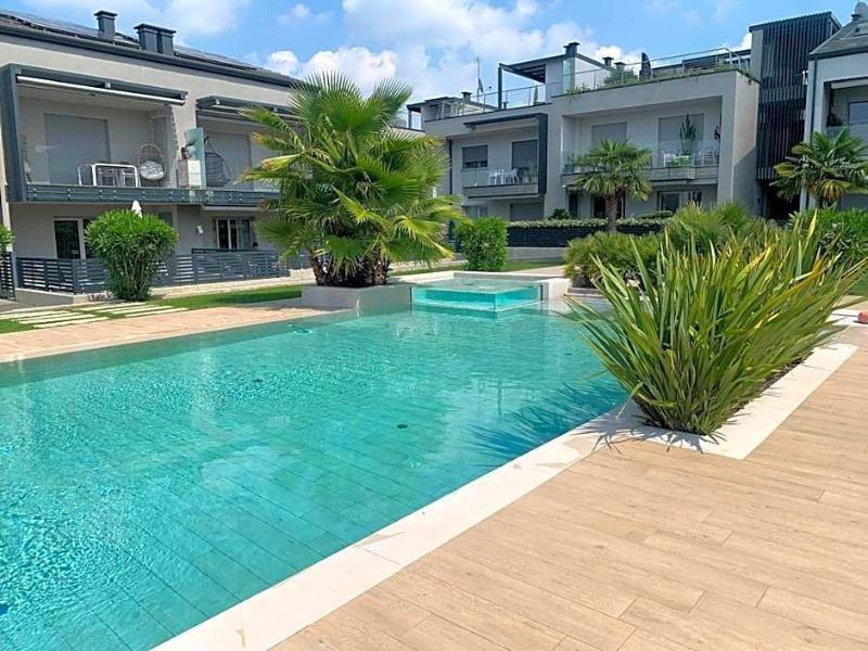 Ile Hotel image