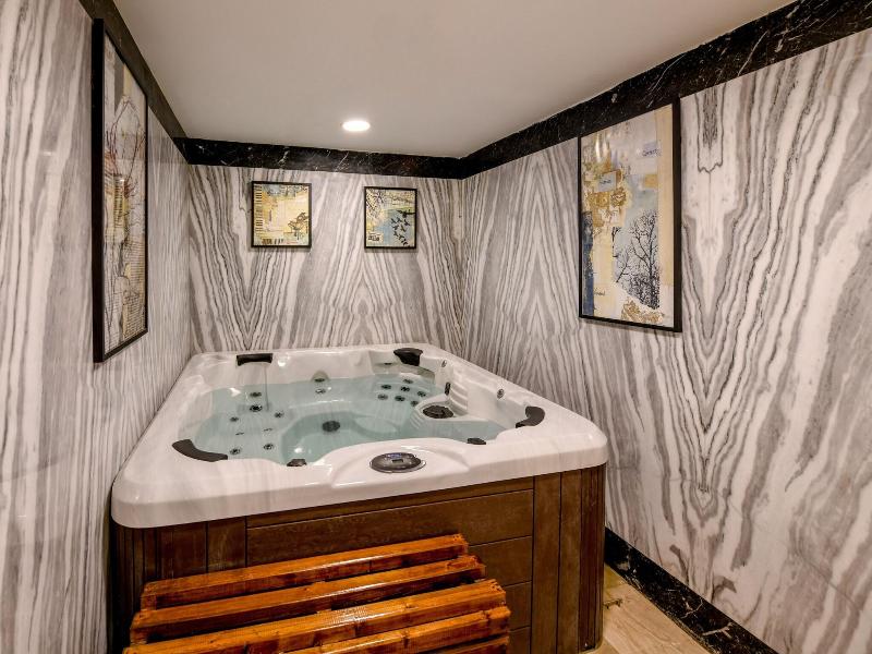 Tolip Gardens Hotel image