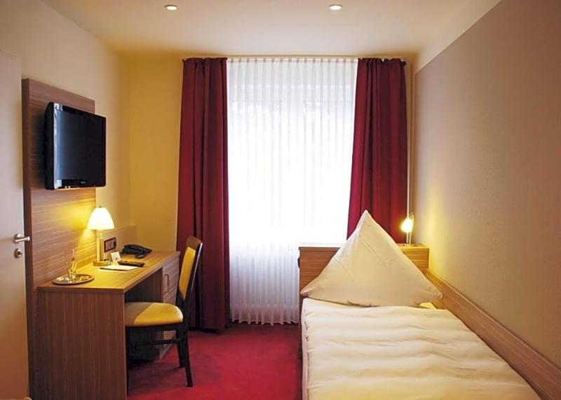 Hotel Mv Hleneck image