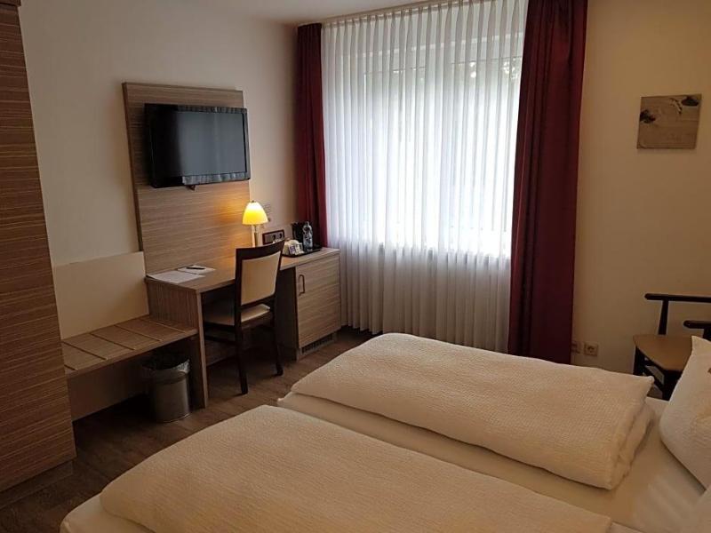 Hotel Mv Hleneck image