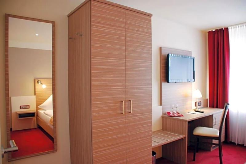 Hotel Mv Hleneck image