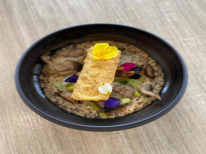 Hotel Restaurant L Eskemm St Brieuc Trv Gueux image