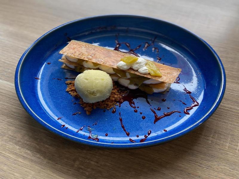 Hotel Restaurant L Eskemm St Brieuc Trv Gueux image