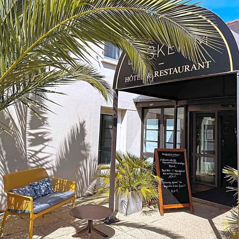Hotel Restaurant L Eskemm St Brieuc Trv Gueux image
