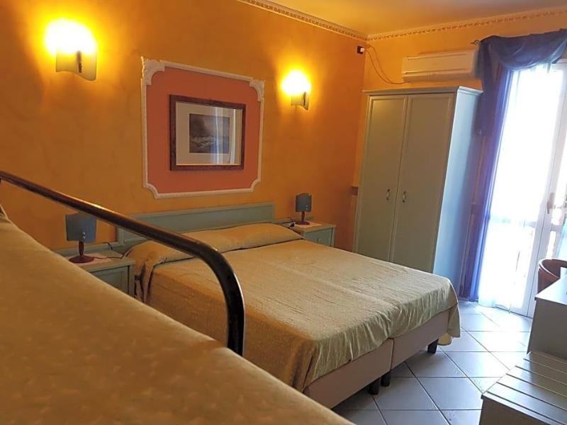 Hotel Nautilus image