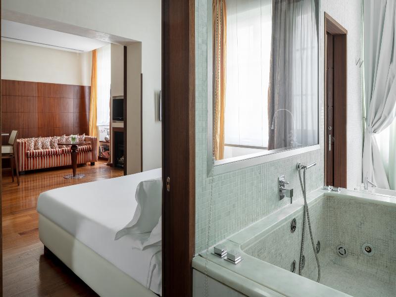 Ricasoli Firenze Luxury Apartments UNA Esperienze image