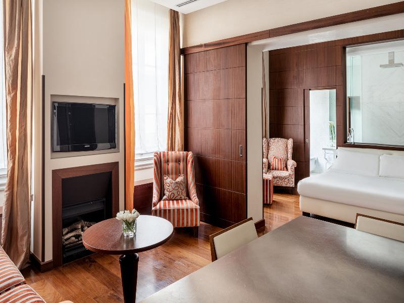 Ricasoli Firenze Luxury Apartments UNA Esperienze image