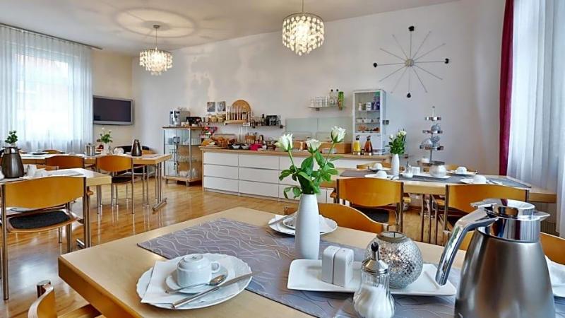 Hotel Prinz Carl image