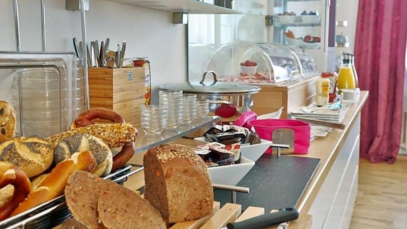 Hotel Prinz Carl image