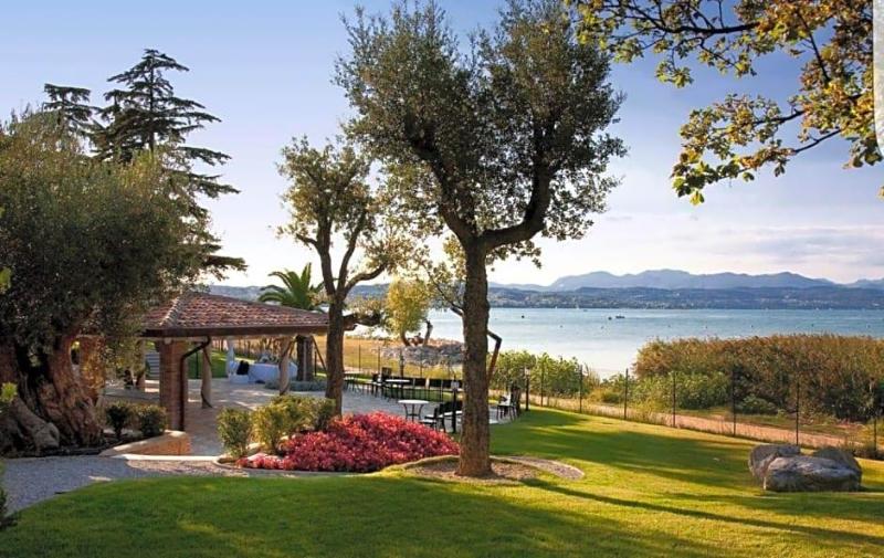 Hotel Aquila D Oro Desenzano image