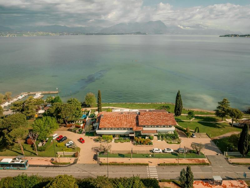 Hotel Aquila D Oro Desenzano image