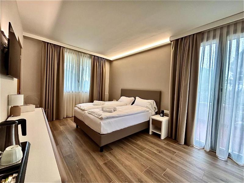 Hotel Aquila D Oro Desenzano image
