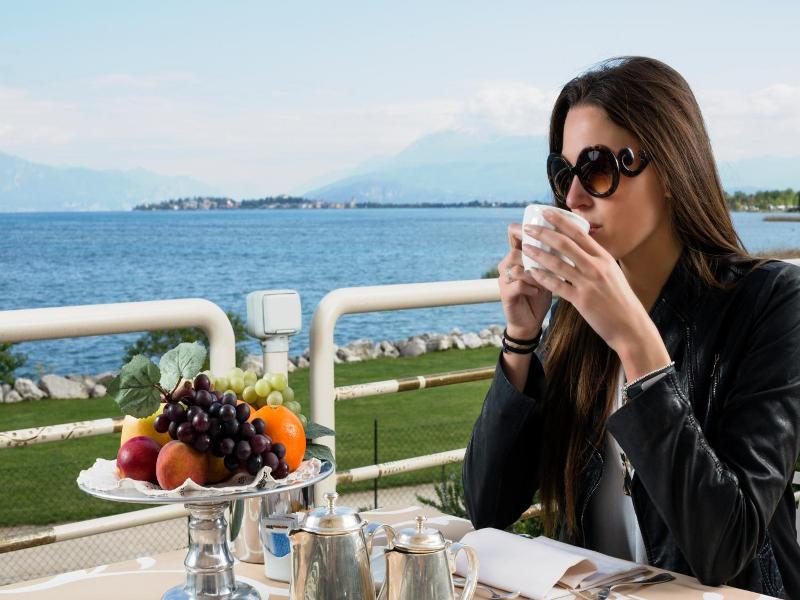 Hotel Aquila D Oro Desenzano image