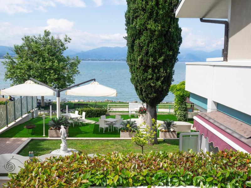 Hotel Aquila D Oro Desenzano image