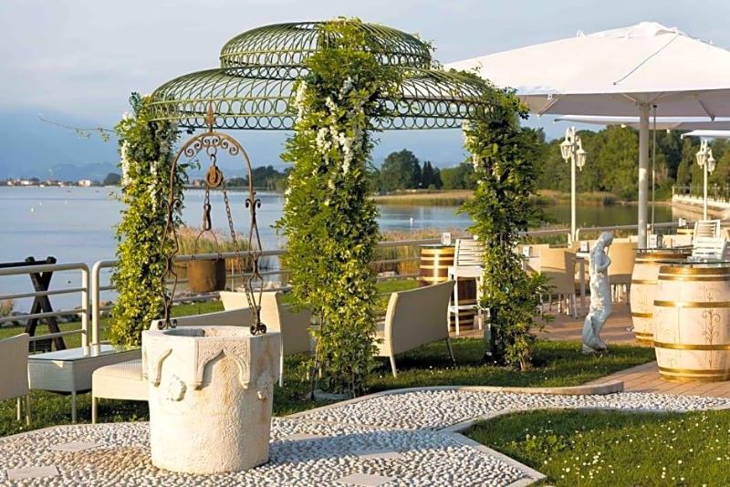 Hotel Aquila D Oro Desenzano image
