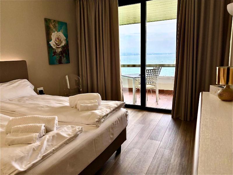 Hotel Aquila D Oro Desenzano image
