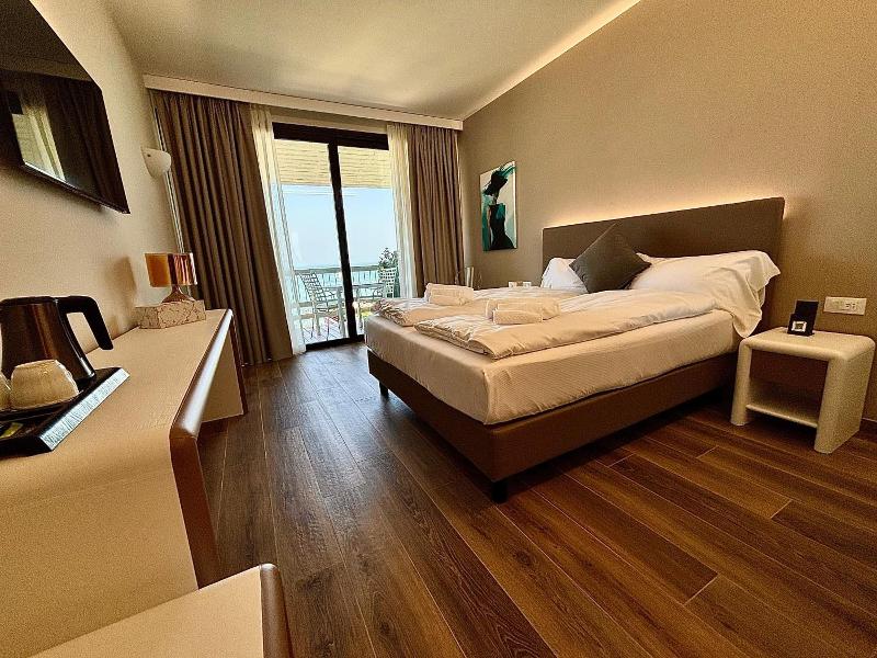 Hotel Aquila D Oro Desenzano image