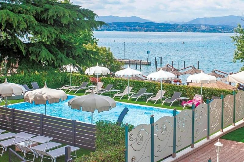 Hotel Aquila D Oro Desenzano image