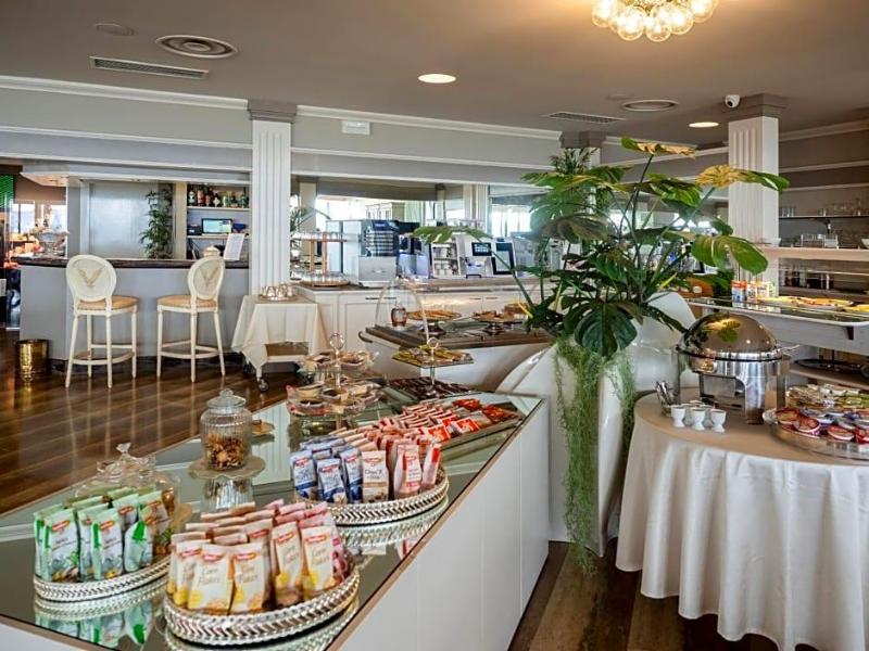Hotel Aquila D Oro Desenzano image