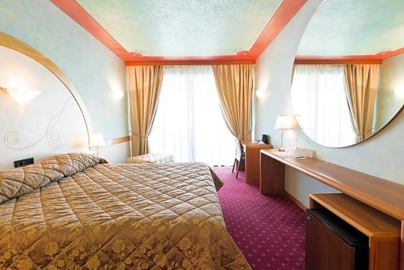 Hotel Aquila D Oro Desenzano image