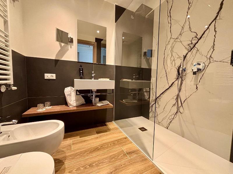 Hotel Aquila D Oro Desenzano image