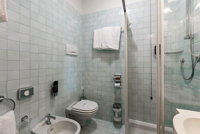 Hotel Aquila D Oro Desenzano image