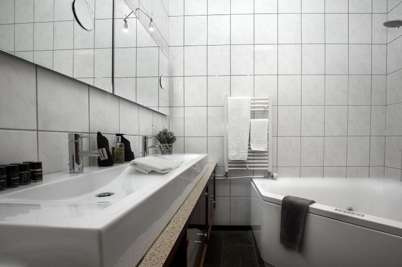 Mã¡ni Apartments image