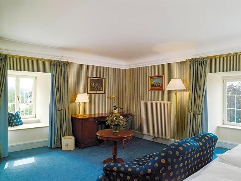 Schloss Neutrauchburg image
