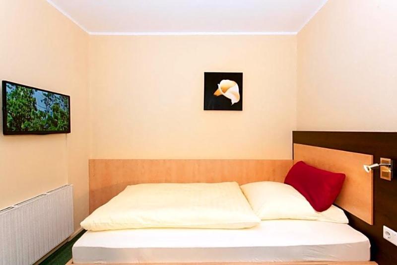 Hotel Waldesruh image