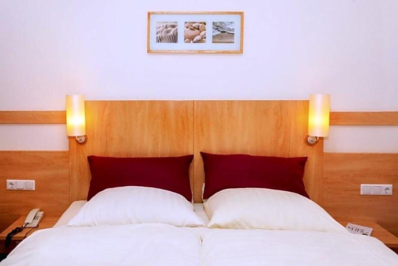 Hotel Waldesruh image