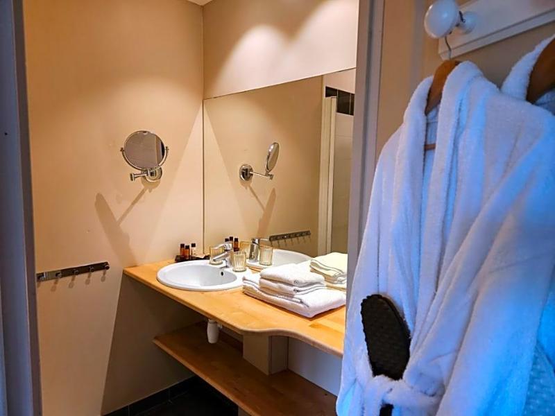 La Frav Chette Hv Tel Spa image