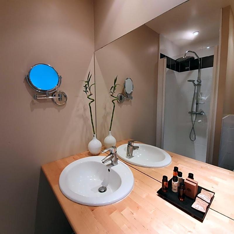 La Frav Chette Hv Tel Spa image
