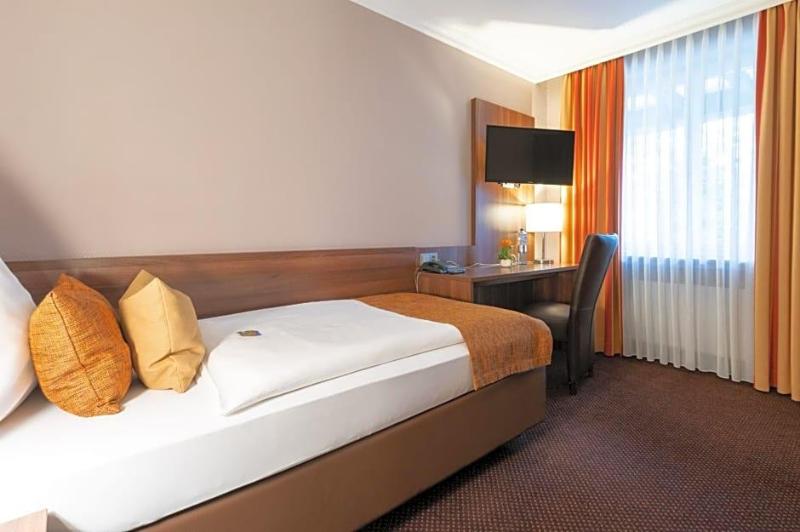 Hotel Im Park image