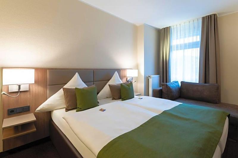 Hotel Im Park image