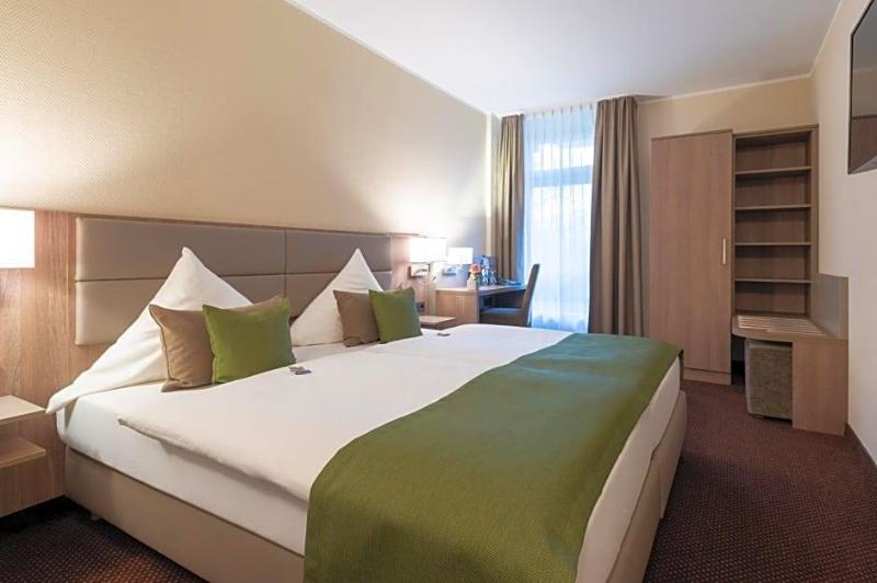 Hotel Im Park image