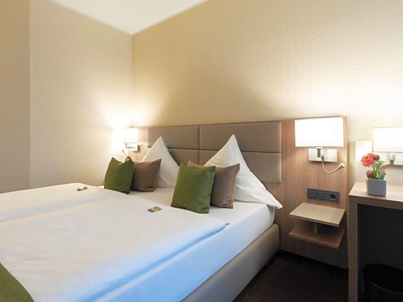 Hotel Im Park image