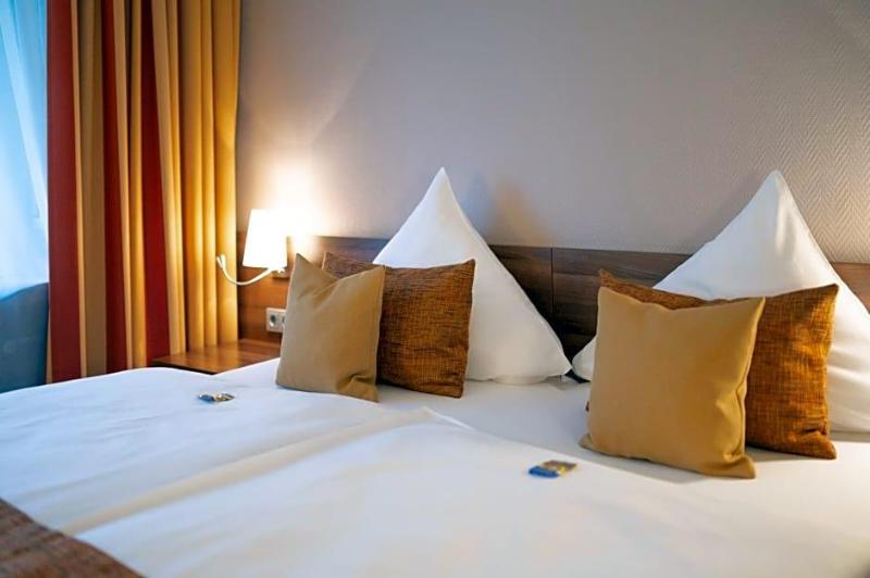 Hotel Im Park image
