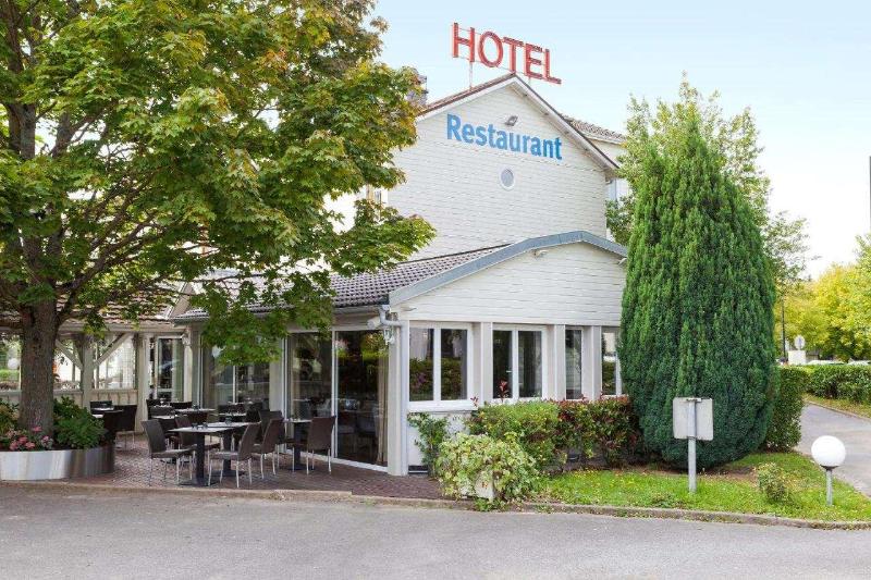 Hotel Acadie Les Ulis — general view