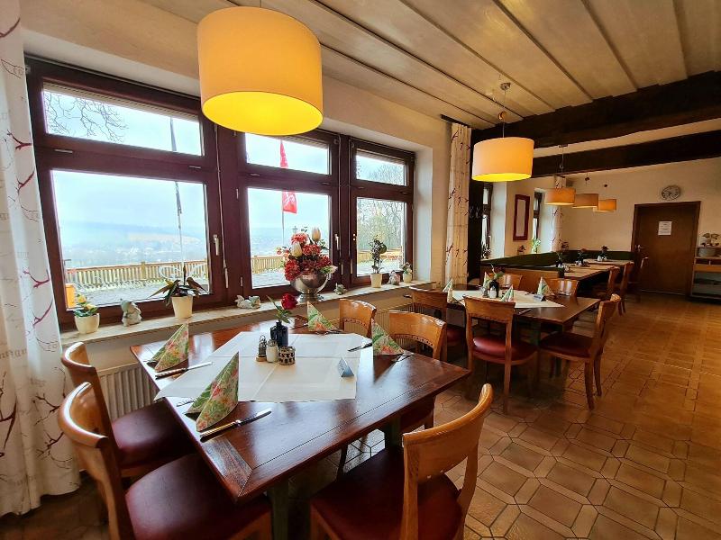 Hotel Waldquelle Baumhaushotel Aerzen image