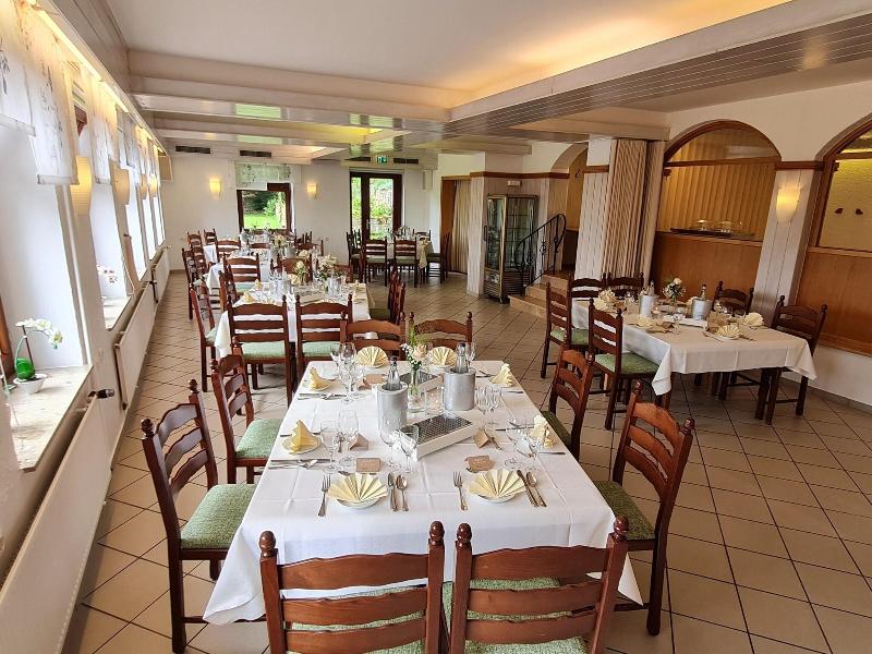 Hotel Waldquelle Baumhaushotel Aerzen image