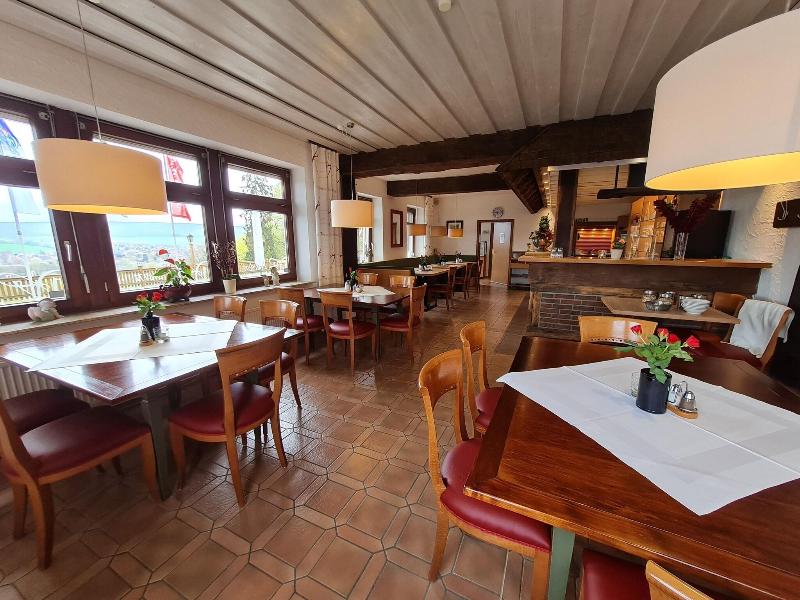 Hotel Waldquelle Baumhaushotel Aerzen image
