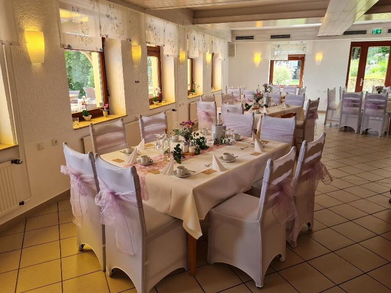 Hotel Waldquelle Baumhaushotel Aerzen image
