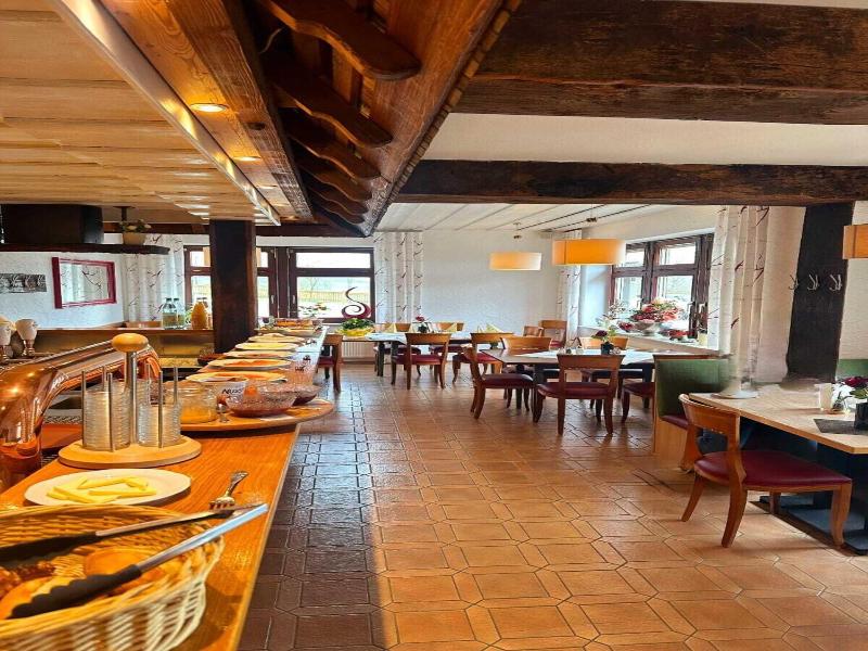 Hotel Waldquelle Baumhaushotel Aerzen image