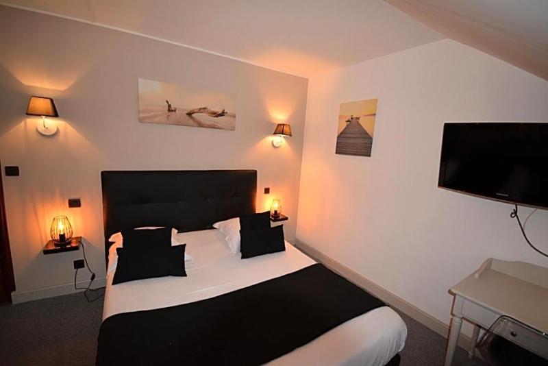 Hotel Le Saint Yves image