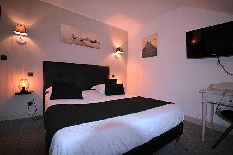 Hotel Le Saint Yves image